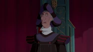 Frollo ist entsetzt als er sieht, dass Quasimodo den Turm verlassen hat.