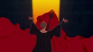 Frollo beschuldigt Gott, den Teufe stärker gemacht zu haben als den Mann.