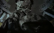 Dracula zerfällt zu Staub und Asche.