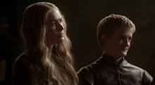 Cersei verzieht Joffrey zu einem verwöhnten Sadisten.