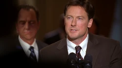 Cummings spricht zur Presse