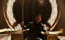 Loki auf dem Thron