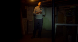 Mitchell konfrontiert Becca