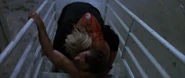 10 21 Der Kampf verlagert sich die Treppe hoch.png (2,12 MB) Der Kampf verlagert sich die Treppe hoch, ...