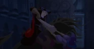 Frollo greift sich das Bündel.