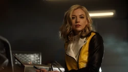 Larvan schließt sich den Young Rogues an