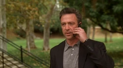 Powell spricht mit Marianne Taylor