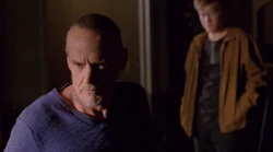 Jack steht Walter gegenüber