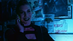 Amunet wird von Wolfe kontaktiert