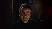 Dracula ist aus seinem eisigen Grab auferstanden.