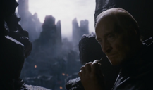 2 7 Tywin untersucht die Mordwaffe