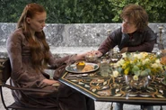 4 1 Tyrion versucht Sansa zu trösten.png (932 KB) Tyrion versucht Sansa zu trösten.