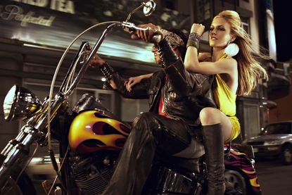 NeNe Leakes & Snooki on a Motorcycle