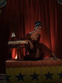 Circus Freaks (Giant Lady)