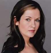 Catherine Taber as Lori