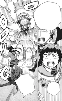 Chimera Zombie atacando a Ryuji e Izumo