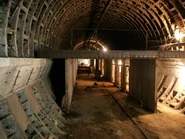 Тоннель в бомбоубежище