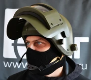 Шлем с задвинутым забралом