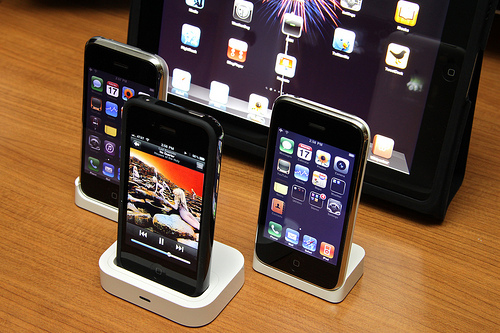 iPhone4 2台 iPod41台 iPhone3G 2台 Original Unlocked Apple iPhone 4 4G iOS 8GB 3.5in Smartphone