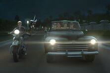 S08E07-Dutch chases car.jpg (87 KB)