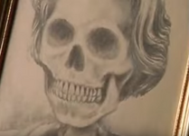 Quinn gets a scare when the portrait of Donna becomes a skull!