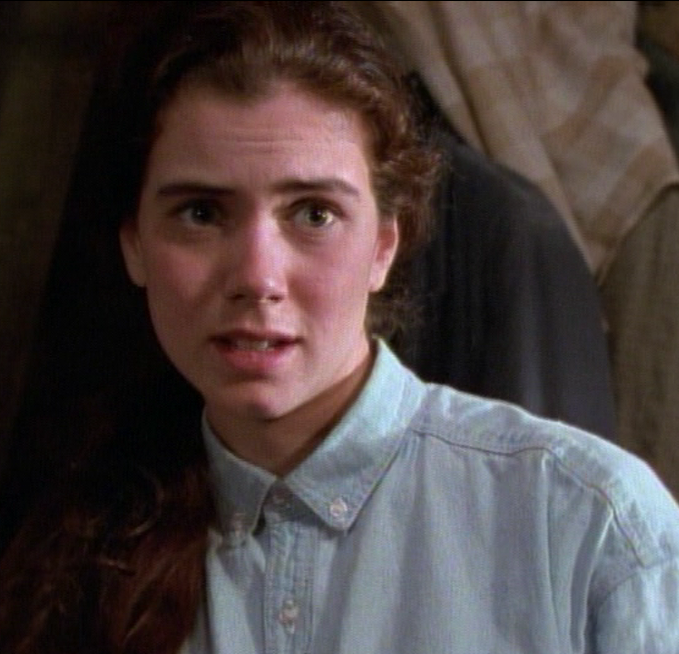 mia kirshner are you afraid of the dark