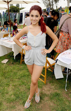 Ariana grande outfits casual best sale
