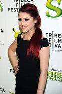 Ariana at Shrek Forever After premiere 2010 (7)