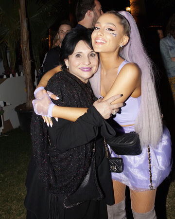 Joan Grande Ariana Grande Wiki Fandom