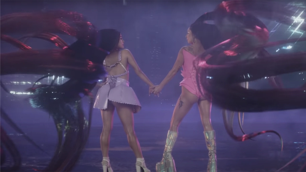 Премьера песни и видеоклипа "Rain On Me"