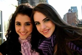Ariana grande & liz gillies.jpg (84 KB)