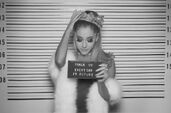 Ariana Grande Tracklist photoshoot (10)