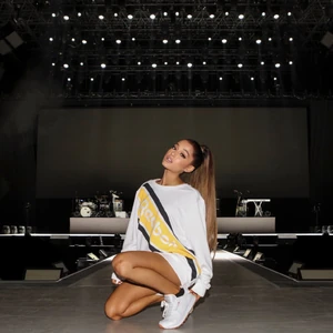 ariana grande reebok 2018