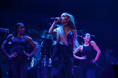 B96SummerBash2016Ariana3.jpg (183 KB)
