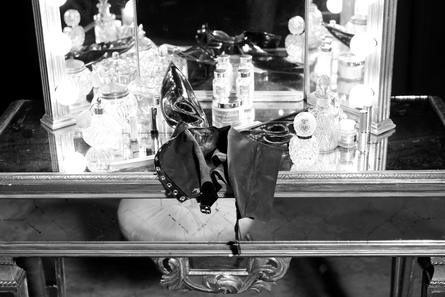 ariana grande dangerous woman zip deluxe