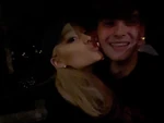 Ariana-10.29-wit-fans (3).jpg (38 KB)