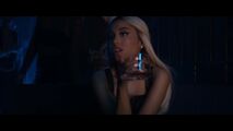 Ariana Grande - Break Up with Your Girlfriend, I'm Bored - screencaps (25)