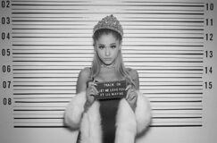 Ariana Grande Tracklist photoshoot (7)