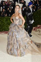 Ariana Grande arriving at the 2018 Met Gala (28)