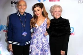 Ariana with her grandparents jingleball 2013.jpg (30 KB)