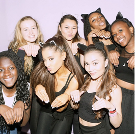 Ariana & Fans
