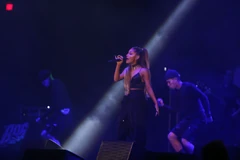 B96SummerBash2016Ariana4.jpg (126 KB)