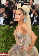 Ariana Grande arriving at the 2018 Met Gala (17)