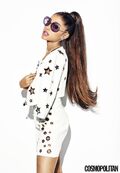 Cos-01--2017ariana-grande-de-64100804