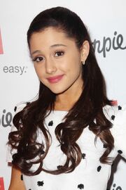 Ariana Grande .jpg