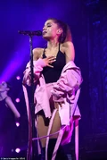 Ariana Grande in New York - Vevo Presents - May 18, 2016 (15).jpg (120 KB)