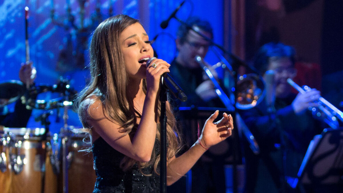 WATCH: Ariana Grande Covers Whitney Houston's 'I Have Nothing' In