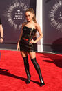 Ariana Grande at MTV VMAs 2014 red carpet (4)