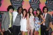 Ariana at 23rd Annual Kids'Choice Awards 2010 (7)