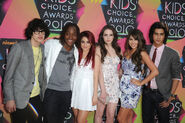 Ariana at 23rd Annual Kids'Choice Awards 2010 (7)